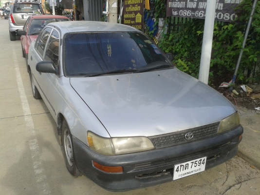 ขายด่วน รถเก๋ง TOYOTA COROLLA สีบอร์เงิน ปี 1994 เครื่อง 1.3 โอโต้ ไม่เคยติดแก๊ส