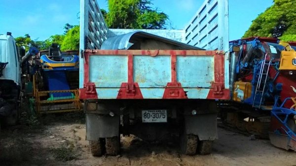 ขายดั้มเกษตร เครื่อง185แรง สภาพพร้อมใช้งาน เอกสารพร้อมโอน สนใจโทร 090-8588220คุณนะ 093-3258446คุณบิว ID:narong498 หรือเข้าดูสินค้าอื่นๆได้ที่ www.truck.in.th/498 หรือเพจFacebook ณรงค์ ซื้อขายรถมือสอง (เว็บไซต์ส่วนตัว) หรือFacebook ตลาดรถมือสอง คุณนะ