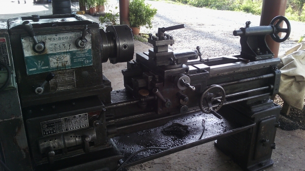 แท่นกลึง 5 ฟุต 3 เพลาเกียร์บล็อก ต้าชิง ด่วน !!!! 60,000