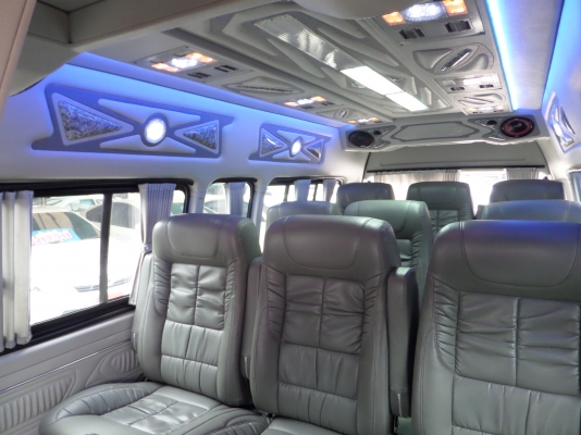 **สวยสุดๆ**COMMUTER ปี2010 D4D แต่งเต็มทั้งคัน แสงสีเสียงจัดเต็ม ราคา859,000 สนใจโทรติดต่อด่วน 087-775-8887