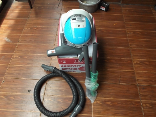 เครื่องดูดฝุ่น HITACHI 1600W ใช้งานได้ปกติ ซื่อมาใช้งานครั้งเดียว