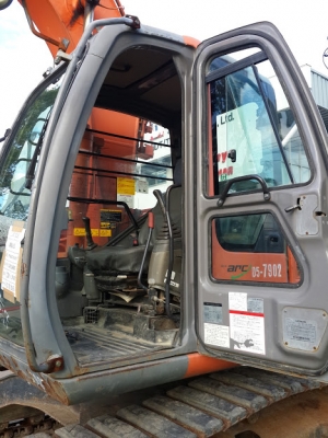 Hitachi ZX135US เก่าญี่ปุ่น ไม่เคยใช้งานในไทย สภาพดี พร้อมใช้งาน