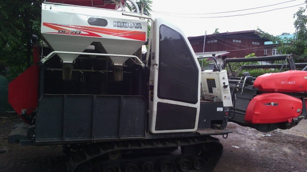 ขายรถเกี่ยวคูโบต้า DC-70 รองกระสอบ พร้อมใช้งาน ไช้งานน้อย790 ชั่วโมง ขายรถเกี่ยวคูโบต้า DC-70 รองกระสอบ พร้อมใช้งาน ไช้งานน้อย790 ชั่วโมง