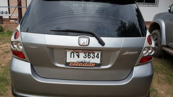 ขายรถเก๋ง  HONDA JAZZ    AUTO