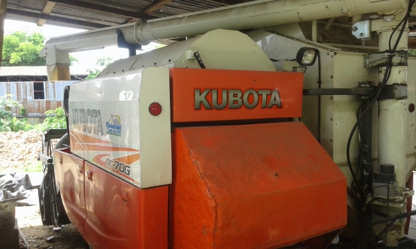 ขาย *600000*รถเกี่ยวข้าว DC70 อุ้ม พร้อมใช้ ใช้งาน ปีเดียว ขาย *600000*รถเกี่ยวข้าว DC70 อุ้ม พร้อมใช้ ใช้งาน ปีเดียว