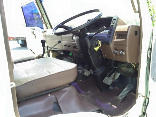 ขาย 6 ล้อดั้ม FC  ยาว 5 เมตร สภาพรถสวย พร้อมใช้งาน มีแอร์ เครื่องดี ครัชซีดี ช่วงล่าง F