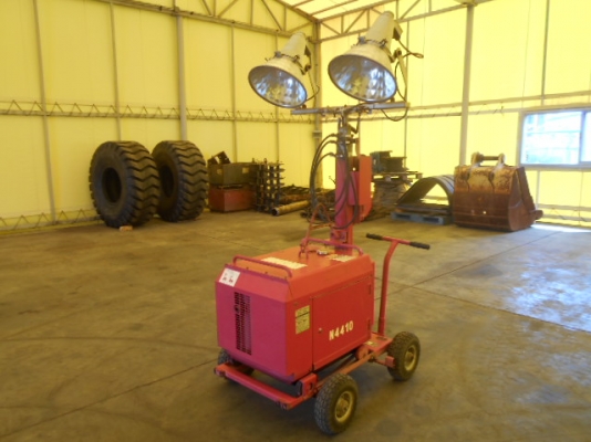 โคมไฟ พร้อมเครื่องปั่นไฟ FUJIJUKO	 SGU425W-III