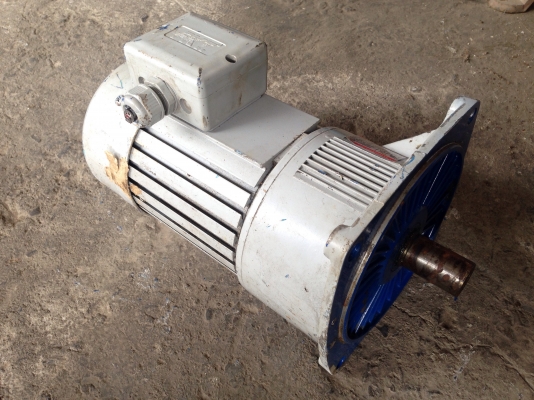 ขายมอเตอร์เกียร์ FKT made in Taiwan 0.5HP. 380V แบบหน้าแปลน อัตราทด 1:50 สภาพสวย วิ่งนิ่ม พร้อมใช้งาน มีหลายตัวครับ