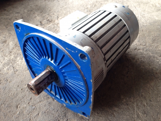 ขายมอเตอร์เกียร์ FKT made in Taiwan 0.5HP. 380V แบบหน้าแปลน อัตราทด 1:50 สภาพสวย วิ่งนิ่ม พร้อมใช้งาน มีหลายตัวครับ ขายมอเตอร์เกียร์ FKT made in Taiwan 0.5HP. 380V แบบหน้าแปลน อัตราทด 1:50 สภาพสวย วิ่งนิ่ม พร้อมใช้งาน มีหลายตัวครับ