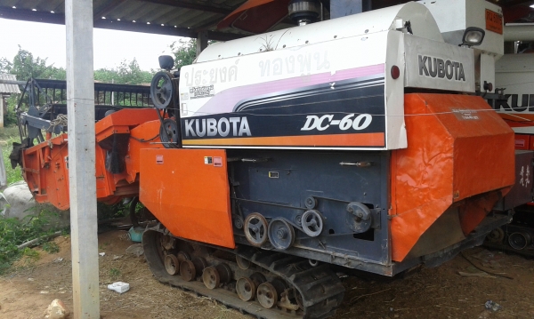 ขาย *300000*รถเกี่ยวข้าว DC60 แบบกรอกกระสอบ พร้อมใช้  แถม ชุดเกี่ยวถั่ว