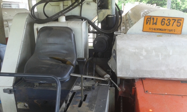 ขาย *300000*รถเกี่ยวข้าว DC60 แบบกรอกกระสอบ พร้อมใช้  แถม ชุดเกี่ยวถั่ว