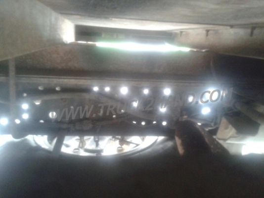 รถบรรทุก 6 ล้อ ISUZU ELF ตู้บรรทุก