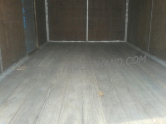 รถบรรทุก 6 ล้อ ISUZU ELF ตู้บรรทุก