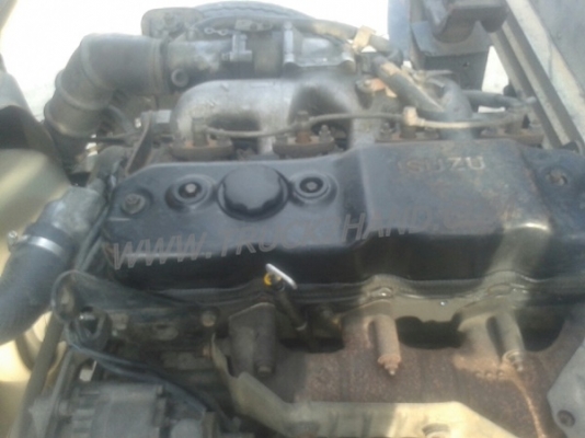 รถบรรทุก 6 ล้อ ISUZU ELF ตู้บรรทุก