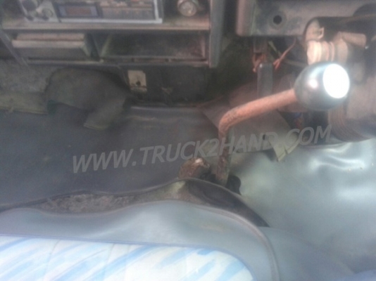 รถบรรทุก 6 ล้อ ISUZU ELF ตู้บรรทุก