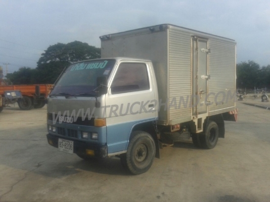 รถบรรทุก 6 ล้อ ISUZU ELF ตู้บรรทุก