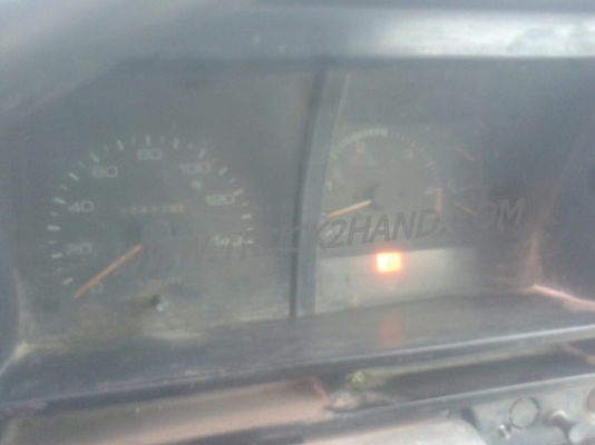 รถบรรทุก 6 ล้อ ISUZU ELF ตู้บรรทุก