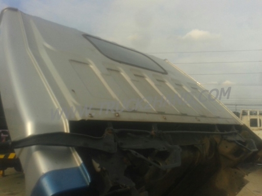 รถบรรทุก 6 ล้อ ISUZU ELF ตู้บรรทุก