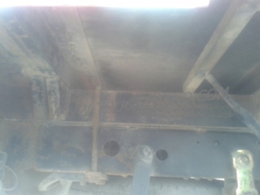 รถบรรทุก 6 ล้อ ISUZU ELF ตู้บรรทุก