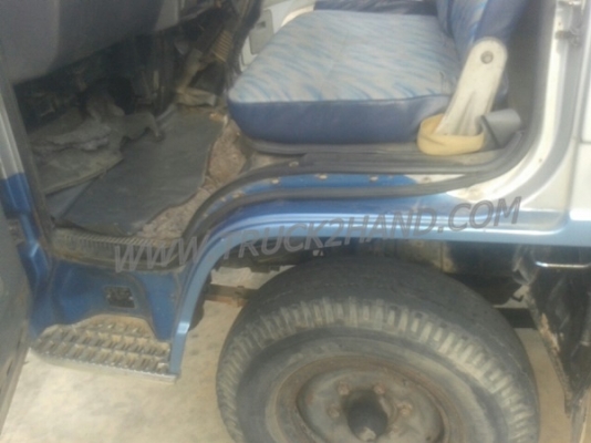 รถบรรทุก 6 ล้อ ISUZU ELF ตู้บรรทุก