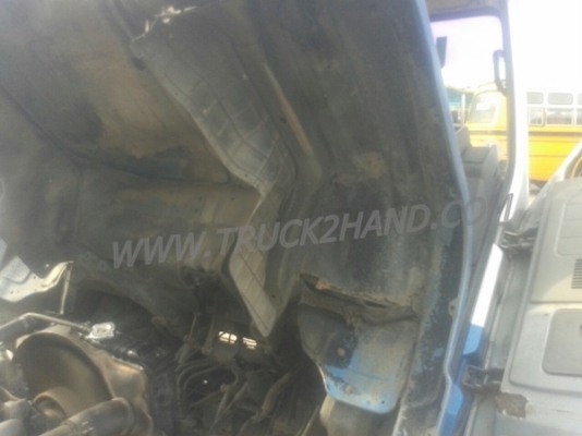 รถบรรทุก 6 ล้อ ISUZU ELF ตู้บรรทุก