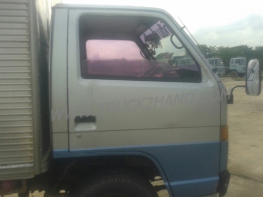 รถบรรทุก 6 ล้อ ISUZU ELF ตู้บรรทุก