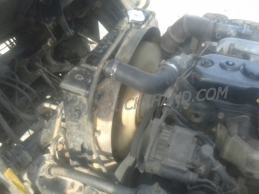 รถบรรทุก 6 ล้อ ISUZU ELF ตู้บรรทุก