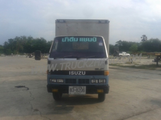 รถบรรทุก 6 ล้อ ISUZU ELF ตู้บรรทุก