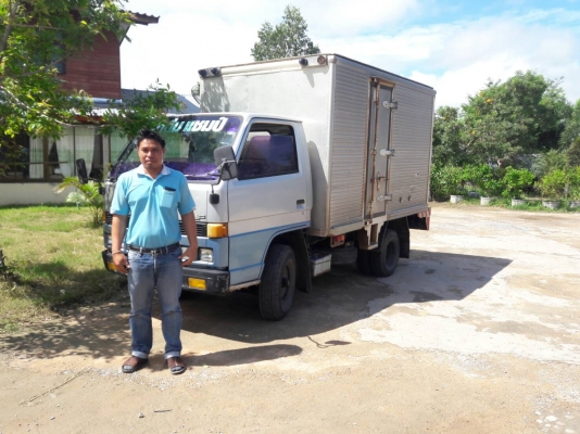 รถบรรทุก 6 ล้อ ISUZU ELF ตู้บรรทุก
