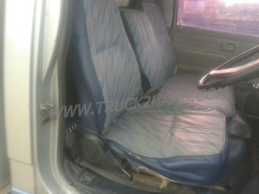 รถบรรทุก 6 ล้อ ISUZU ELF ตู้บรรทุก