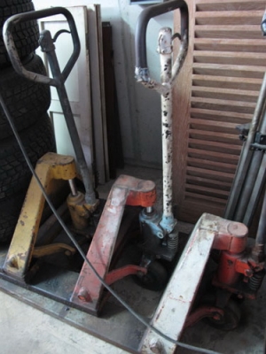 ขายHand Lift Palaceขนาด 2.5ตันมี3ตัว