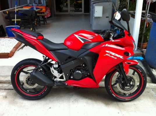 ขาย cbr150iสีแดง ปี2011 ราคา 44,000 บาท ราคานี้ไม่ลดแล้ว