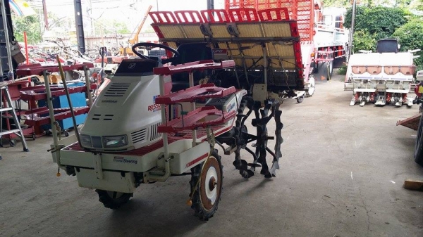 รถปลูกข้าวนั่งขับ YANMAR รุ่น RR550  ดำนา 5 แถว  พร้อมกล่องหยอดปุ๋ยด้านท้าย  เก่าญี่ปุ่น สภาพสวย