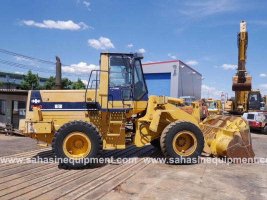 รถตัก KOMATSU รุ่น WA200-1 S/N 30820 นำเข้า สภาพดี บจก.สหสินอีควิปเม้นท์ โทร.081-5851880, 02-5168100-1 www.sahasinequipment.com รถตัก KOMATSU รุ่น WA200-1 S/N 30820 นำเข้า สภาพดี บจก.สหสินอีควิปเม้นท์ โทร.081-5851880, 02-5168100-1 www.sahasinequipment.com
