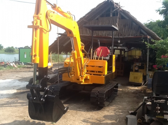 รถแบคโฮkomutsu pc40 สภาพดีพร้อมใช้ เพิ่งเข้าจากญี่ปุ่นทำสีเรียบร้อย