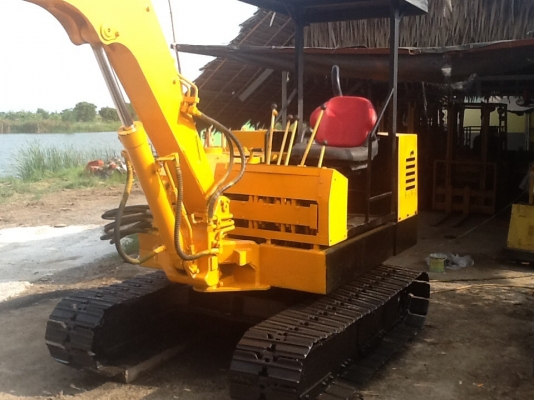 รถแบคโฮkomutsu pc40 สภาพดีพร้อมใช้ เพิ่งเข้าจากญี่ปุ่นทำสีเรียบร้อย รถแบคโฮkomutsu pc40 สภาพดีพร้อมใช้ เพิ่งเข้าจากญี่ปุ่นทำสีเรียบร้อย