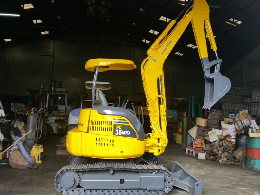 ขาย รถขุด KOMATSU รุ่น PC35MR-1- มือสองญี่ปุ่น แทร็กเหล็ก สวยแน่น ทั้งคัน มือถือ/LINE ID : 0818753444