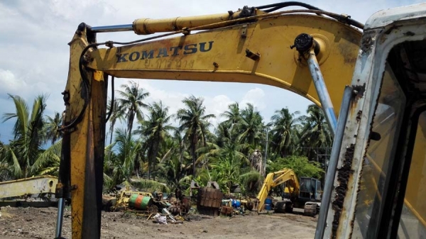 Komatsu PC100-5 สวยเต็มพร้อมใช้