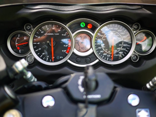 ขาย Suzuki Hayabusa ปี 2011 พร้อมทะเบียนแท้ รถสวยมากได้ไปไม่ผิดหวัง