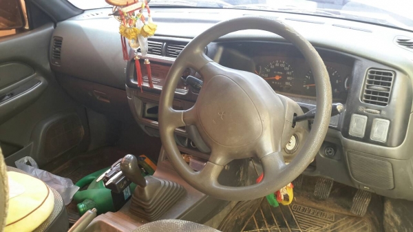 รถมิตรชูบิชิสตาด้า ปี40 เครื่อง2800 สภาพใช้งานได้