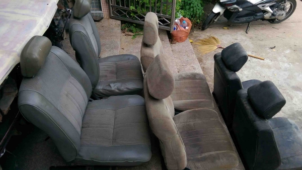 ขายเบาะคู่หน้าพร้อมล้อถูกๆกันไปเลยครับ แค่ 1900 บาท ขายเบาะคู่หน้าพร้อมล้อถูกๆกันไปเลยครับ แค่ 1900 บาท