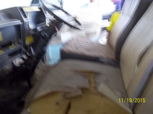 ขายหกล้อดั้มอิซูสุ  NKR  110  ฝาดำ ห้างแท้ปี 33เอกสารมีทะเบียน พร้อมชุดโอน