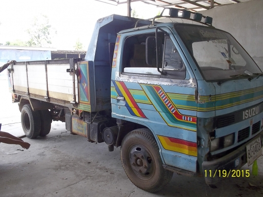 ขายหกล้อดั้มอิซูสุ  NKR  110  ฝาดำ ห้างแท้ปี 33เอกสารมีทะเบียน พร้อมชุดโอน