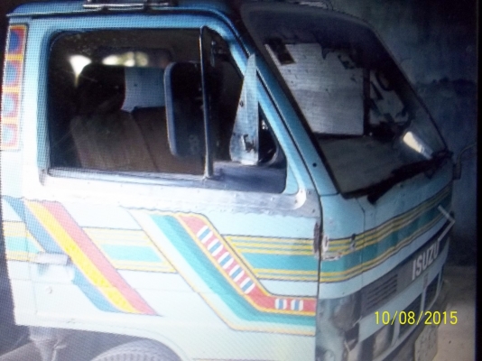 ขายหกล้อดั้มอิซูสุ  NKR  110  ฝาดำ ห้างแท้ปี 33เอกสารมีทะเบียน พร้อมชุดโอน