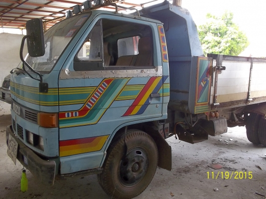 ขายหกล้อดั้มอิซูสุ  NKR  110  ฝาดำ ห้างแท้ปี 33เอกสารมีทะเบียน พร้อมชุดโอน