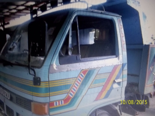 ขายหกล้อดั้มอิซูสุ  NKR  110  ฝาดำ ห้างแท้ปี 33เอกสารมีทะเบียน พร้อมชุดโอน