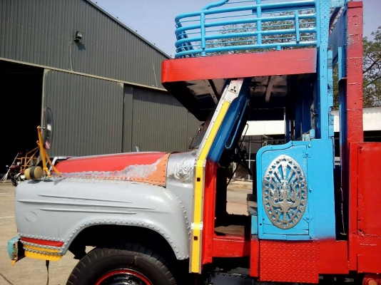 10 ล้อ บรรทุกรถเกี่ยว 10 ล้อ บรรทุกรถเกี่ยว