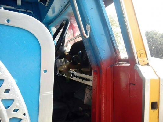 10 ล้อ บรรทุกรถเกี่ยว 10 ล้อ บรรทุกรถเกี่ยว