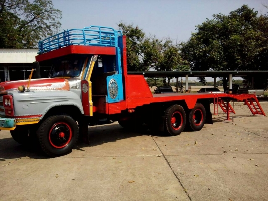 10 ล้อ บรรทุกรถเกี่ยว 10 ล้อ บรรทุกรถเกี่ยว