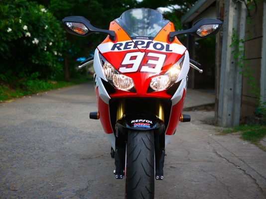 ขาย cbr1000 ปี 2015 โฉมใหม่ล่าสุด รถศูนย์พร้อมทะเบียนแท้ เป็นตัว Limited Repsol สภาพป้ายแดง ขาย cbr1000 ปี 2015 โฉมใหม่ล่าสุด รถศูนย์พร้อมทะเบียนแท้ เป็นตัว Limited Repsol สภาพป้ายแดง